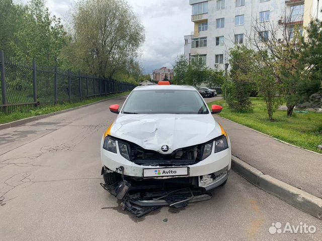 Skoda Octavia 1.6 AT, 2019, битый, 34 500 км