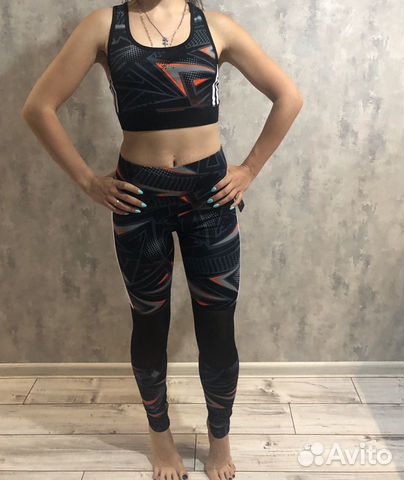 Спортивный костюм,спортивные легинсы Спортивный костюм,спортивные легинсы