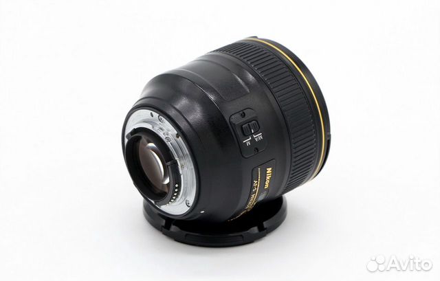 Nikon 85mm f/1.4G AF-S Nikkor Nikon 85mm f/1.4G AF-S Nikkor