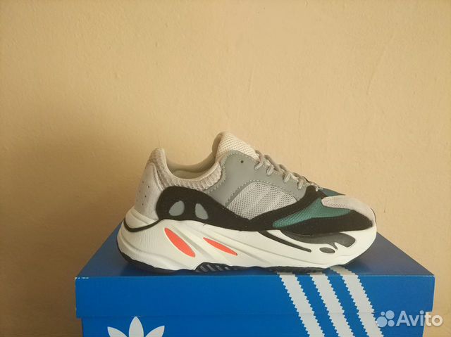 Кроссовки женские Adidas Yeezy Boost 700 Кроссовки женские Adidas Yeezy Boost 700