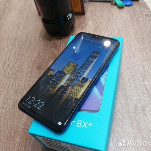 Телефон Honor 8X