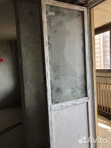Фирма stis. Пластиковые окна в размере 3. И две дв