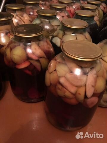 Компот,варенье,помидоры.огурцы,лук,чеснок