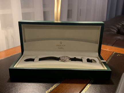 Часы золотые Rolex Cellini 30 mm унисекс