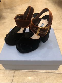 Замшевые босоножки в идеальном состоянии