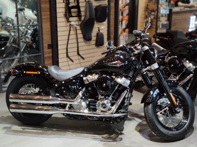 Harley Davidson Softail Slim Custom