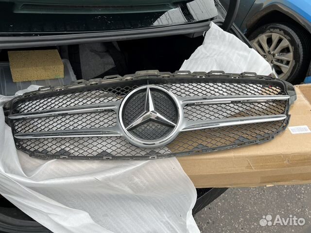 Решетка радиатора w205 оригинал