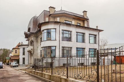 Коттедж 695 м² на участке 7 сот.