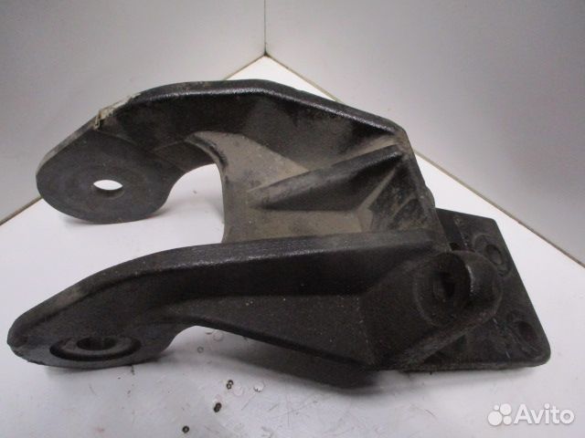 Кронштейн кабины передний левый Mercedes-Benz A940