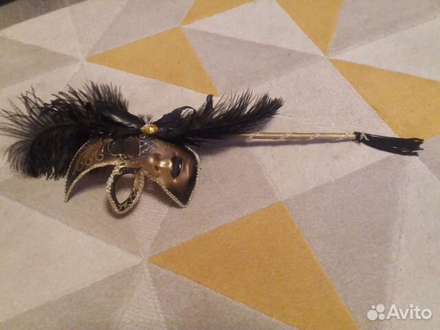 Карнавальная венецианская маска (Красный куб)