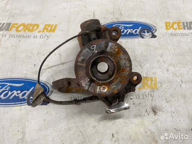 Кулак поворотный передний правый Ford Focus 2