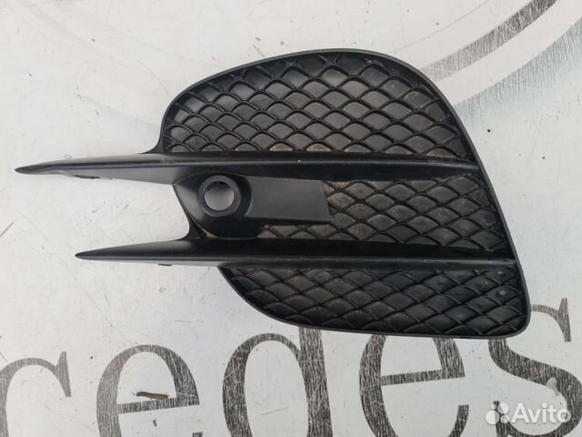 Решетка AMG бампера левая Mercedes GLC253