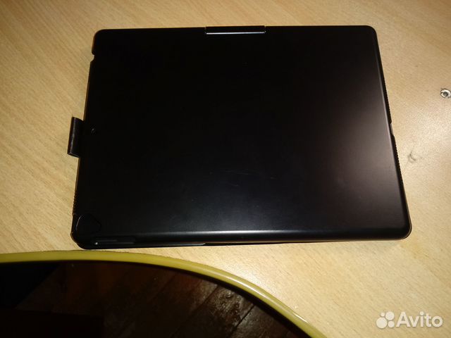 Чехол с клавиатурой под iPad 7, 8, 9 -го поколения
