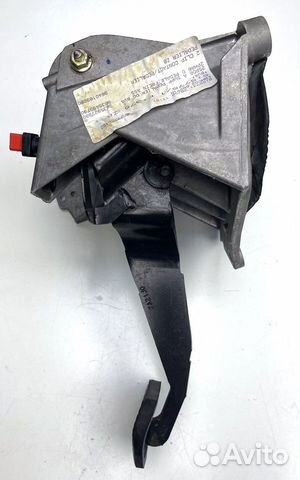 Пежо 607 Педаль тормоза