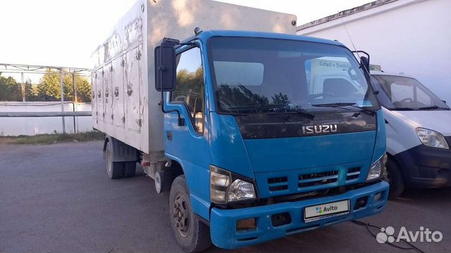 Isuzu nqr75 2010