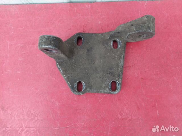 Кронштейн кпп Volvo XC90