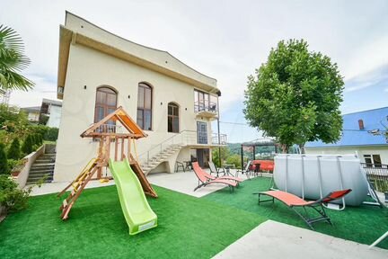 Дом 270 м² на участке 14 сот.