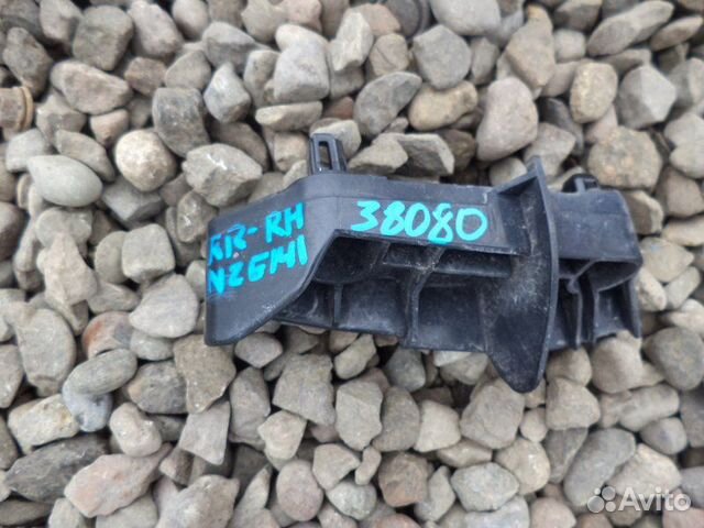 Крепление бампера заднее правое Toyota Corolla