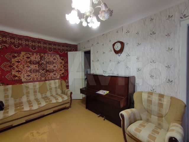 2-к. квартира, 42 м², 1/3 эт.