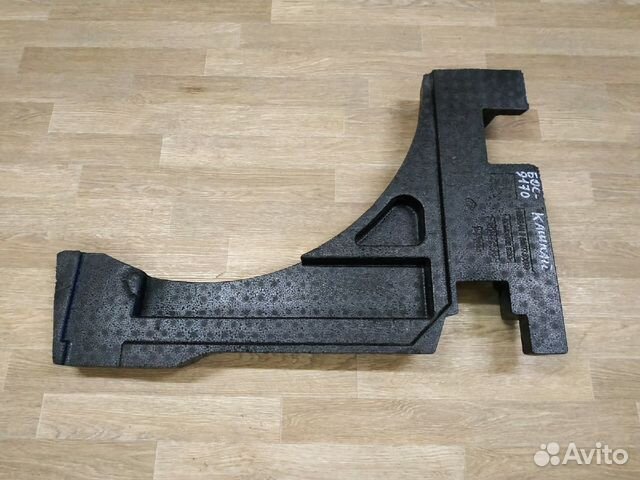 Наполнитель багажника правый Nissan Qashqai