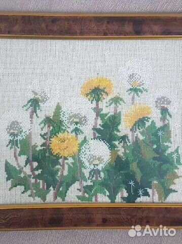 Картина вышитая крестом в раме 