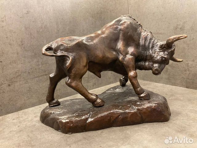 Критский золоторогий бык (бронза)