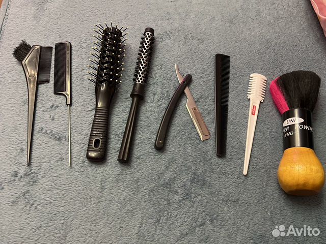 Расчески, бритвы, кисть