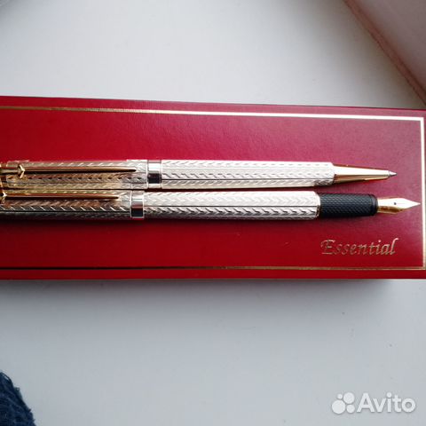 Перьевая и шариковая ручки essential
