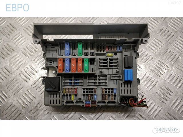 Блок предохранителей передний BMW E87 s1118437