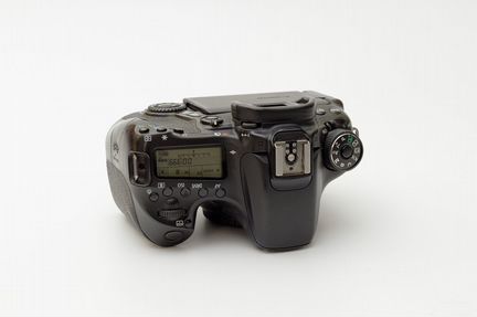 Зеркальная фотокамера Canon EOS 70D(W) body