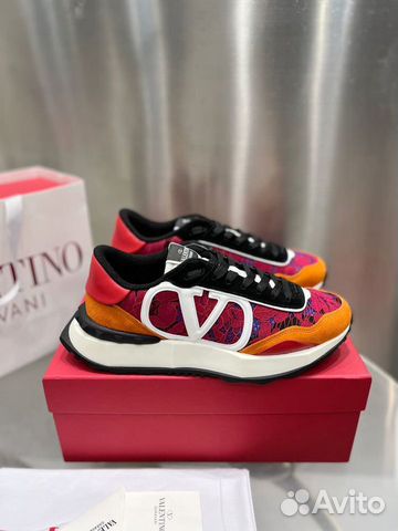 Кроссовки Valentino