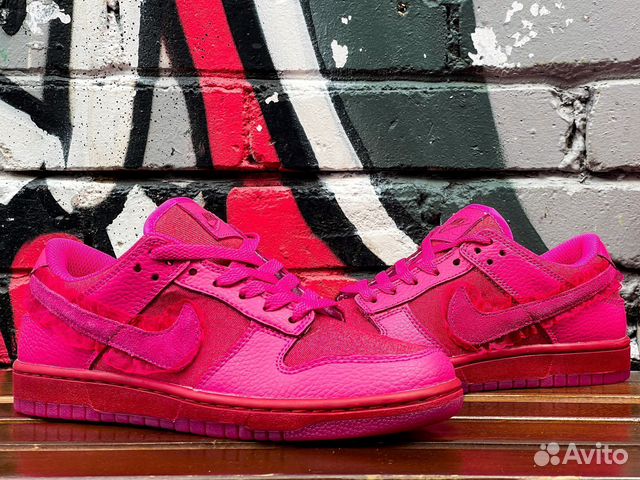 Nike Dunk Low Valentine’s Day 2022