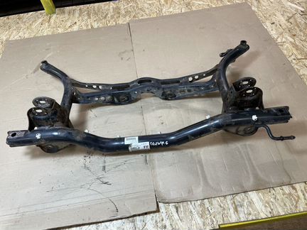 Балка задней подвески подрамник Фольцваген Гольф 6