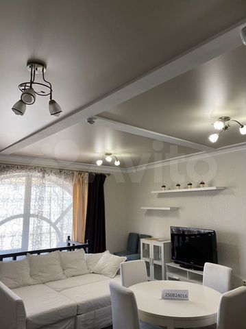 3-к. квартира, 80 м², 1/10 эт.
