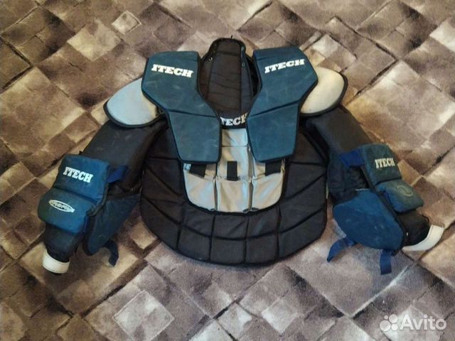 Нагрудник хоккейный вратарский