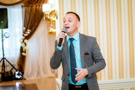 Ведущий, певец на тат. языке, проф.аппаратура