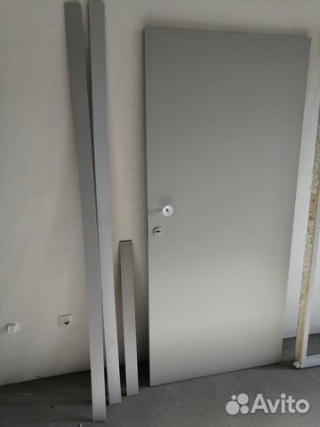 Дверь деревянная 960 с коробкой замком наличниками