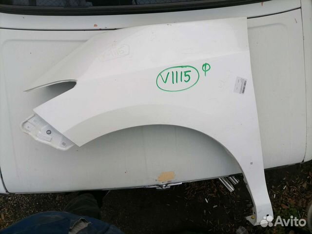 Крыло toyota estima переднее левое