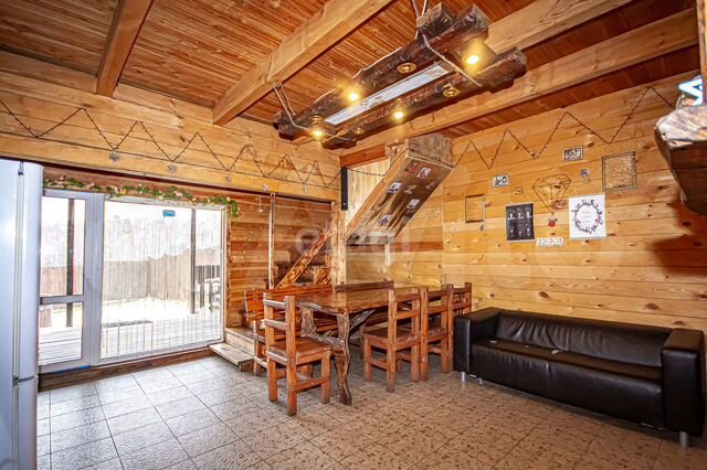 Коттедж 198,7 м² на участке 8,8 сот.