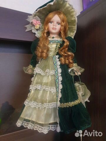 Куклы фарфоровые, высота 40 см