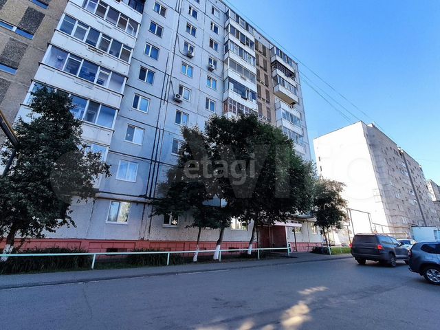 4-к. квартира, 83 м², 1/10 эт.