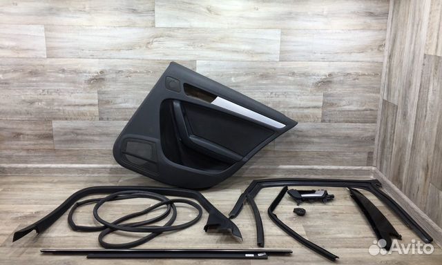 Комплектующие задней правой двери Audi A4 b8 / а4