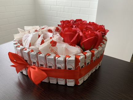 Сладкие букеты из киндеров на подарок