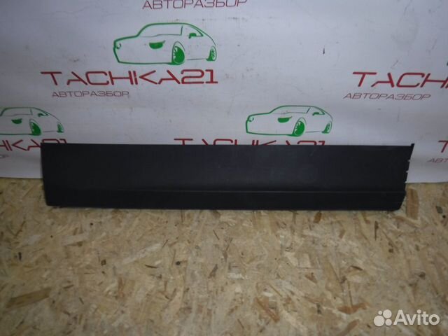 Накладка задней правой двери Porsche Cayenne 3 17+