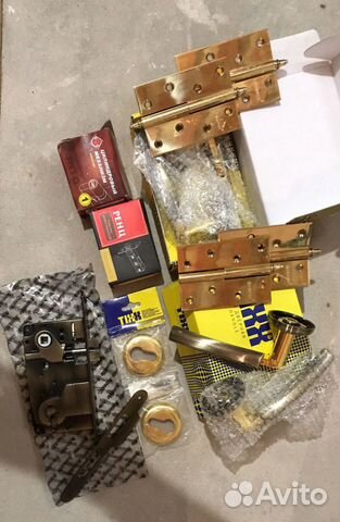 Новые: петли, ручки, защёлка, цилиндровый механизм