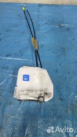 Замок двери передний правый Mitsubishi ASX 4B10