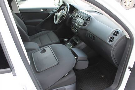Volkswagen Tiguan 2.0 AT, 2014, 123 000 км