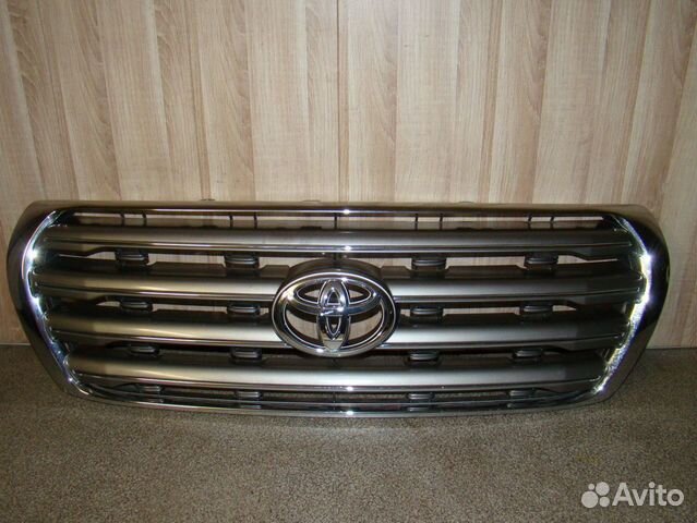 Решетка радиатора Toyota Land Cruiser 200