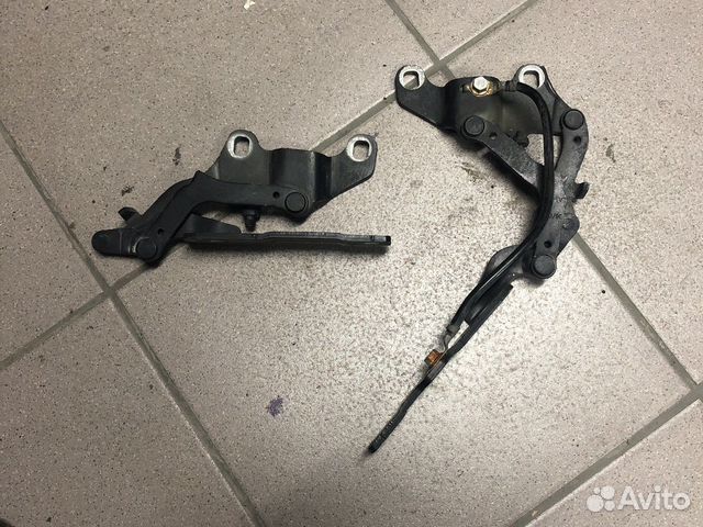 Петля капота бмв