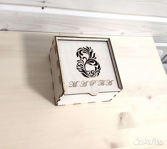 Деревянная подарочная коробка